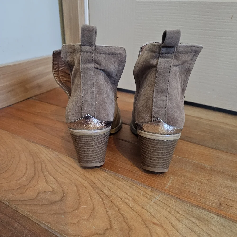 Women's Cape Robbin ankle boots 5.5👢 😍 - Picture 2 of 7